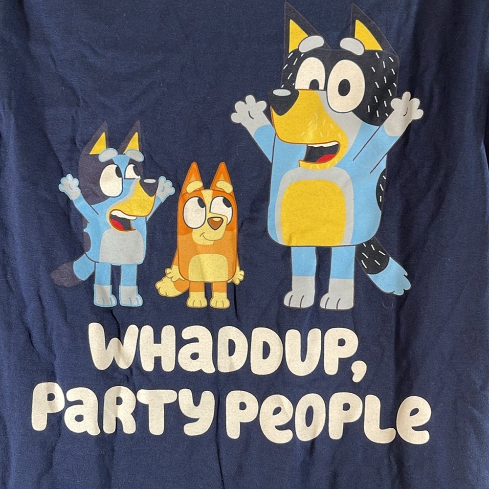 Bluey “Whaddup Party People” Shirt Navy Graphic T-Shirt Size Small Unisex NEW